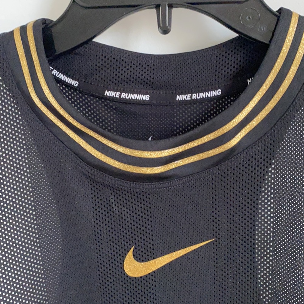 NWT Nike Glam Running w/ Gold Metallic Detail Mesh Tank Small - Picture 2 of 7